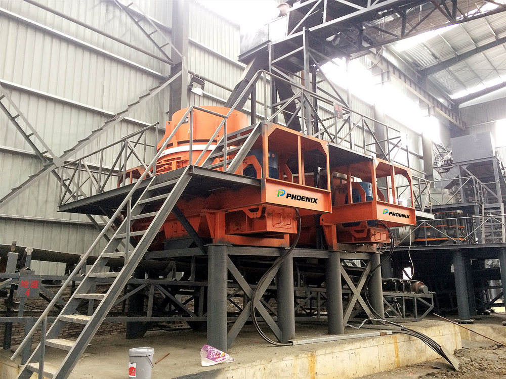 每小时300吨花岗岩制砂生产线的破碎机型号如何选?