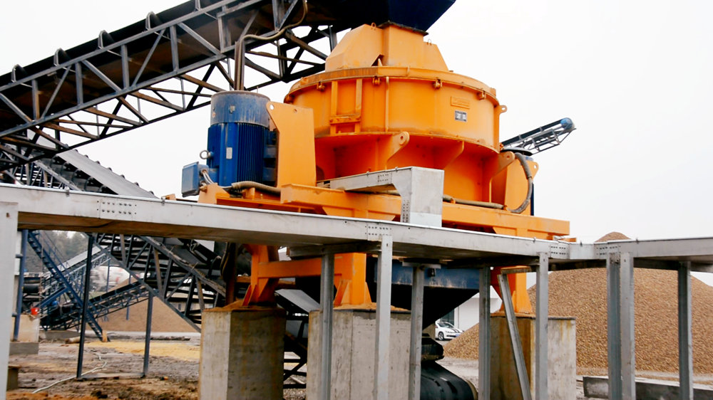 碎石机运行或检修设备时,需要注意哪些事项?