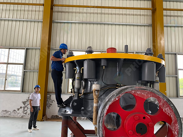 液压破碎机如何解决过载现象?