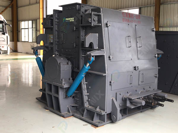 可逆锤式破碎机过载的原因是什么?