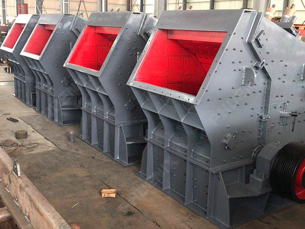 反击式破碎机作业时如何避免卡石?