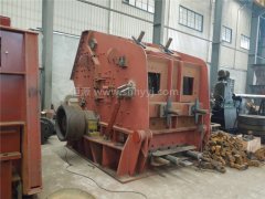 反击式破碎机传动端轴承外圈与轴承座孔之间的