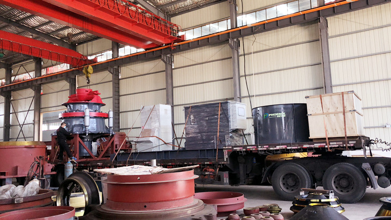 单缸圆锥破碎机装车完毕 单缸圆锥破碎机