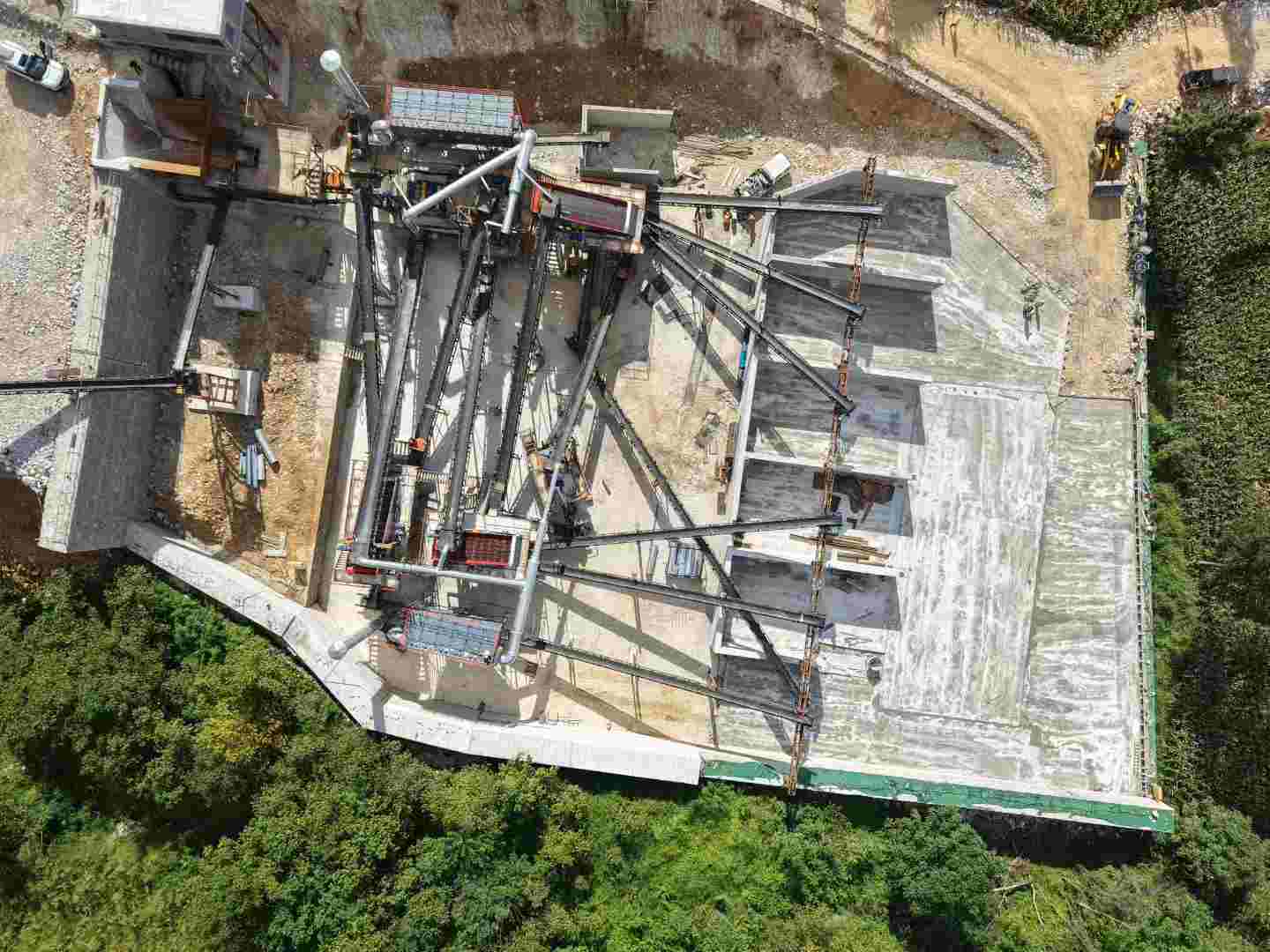 【独家揭秘】2025年建筑垃圾处理黑科技:全套生产线方案配置攻略,投资必胜法则揭秘!